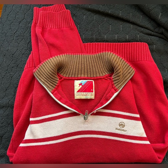 Hollister Men's Vintage Red and White Sweater, Large - Picture 3 of 5